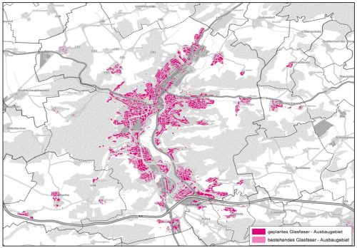Karte von Jena mit farbig markierten Flächen, die den Ausbau von Breitband in Jena kennzeichnen.