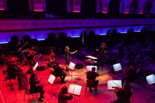 Eröffnungskonzert der Jazzmeile Thüringen in Jena: Jenaer Philharmonie trifft Sarah Buechi