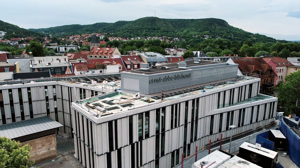 Blick von oben mittels einer Drohne auf den Neubau am Engelplatz, Bereich neue Ernst-Abbe-Bücherei Jena