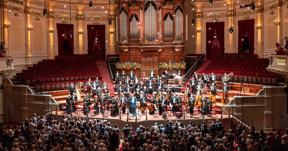 Die Jenaer Philharmonie im Concertgebouw in Amsterdam erhält Standing Ovations