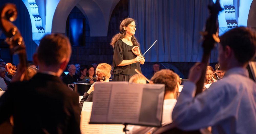 JSO und Austauschgäste aus Oulu beim Abschlusskonzert im Volksbad Jena