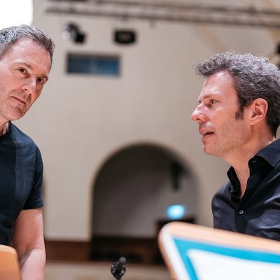 Andrea Lorenzo Scartazzini & GMD Simon Gaudenz bei einer Probe mit der Jenaer Philharmonie