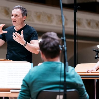 Andrea Lorenzo Scartazzini & GMD Simon Gaudenz bei einer Probe mit der Jenaer Philharmonie