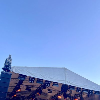 Jenaer Frühlingsmarkt: Pangea - The Beatles Revival Band, Blick auf die Bühne
