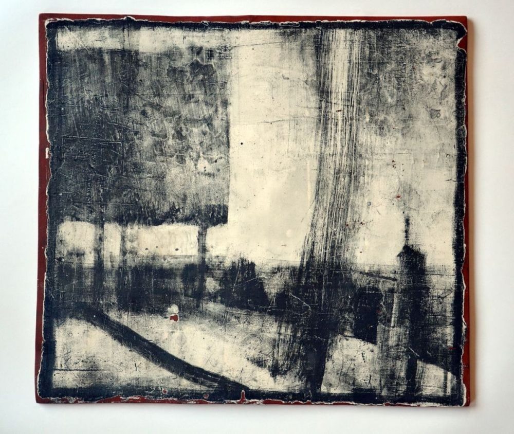 Der Tondruck ist ein abstraktes Bild in schwarzer Farbe auf hellem Hintergrund.