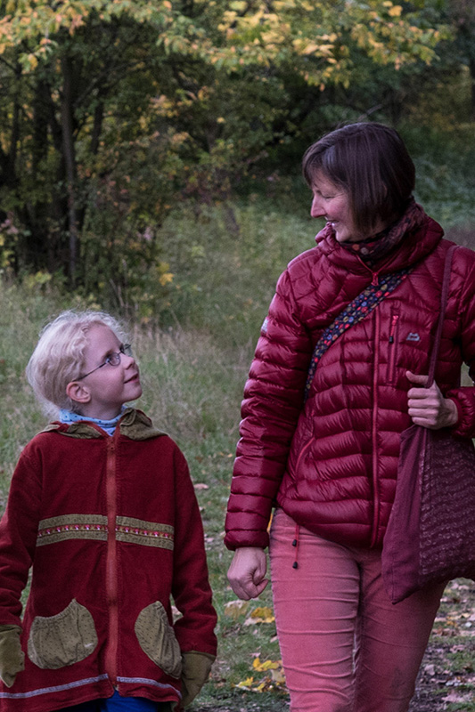 Elsa-Johanna Staemmler als Kind mit ihrer Klavierlehrerin Helga Assing