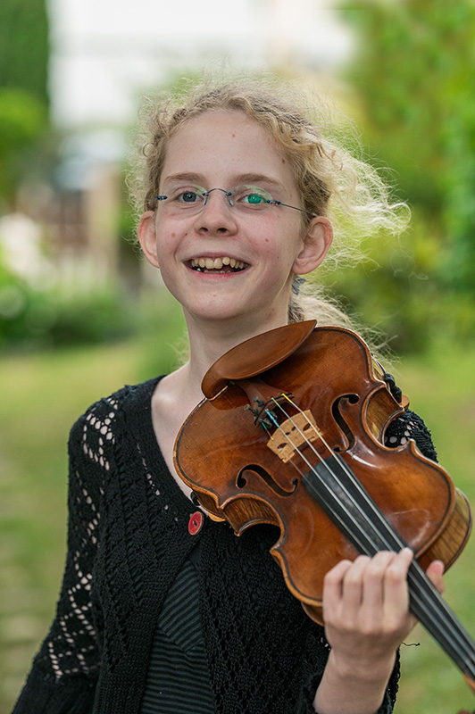 Elsa-Johanna Staemmler mit ihrer Geige