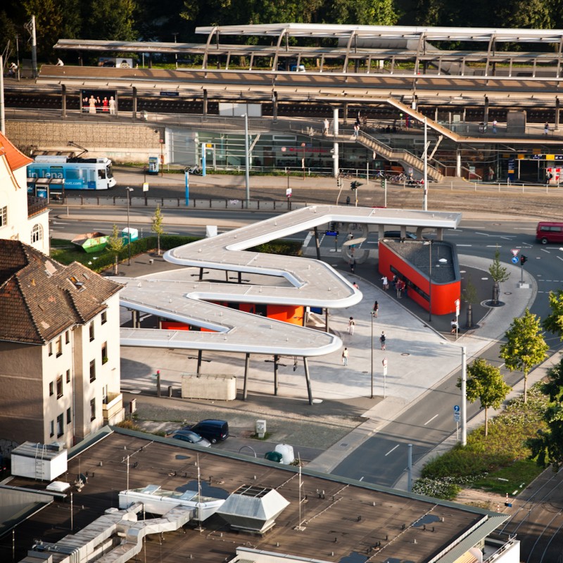 Busbahnhof und Bahnhof Paradies Jena