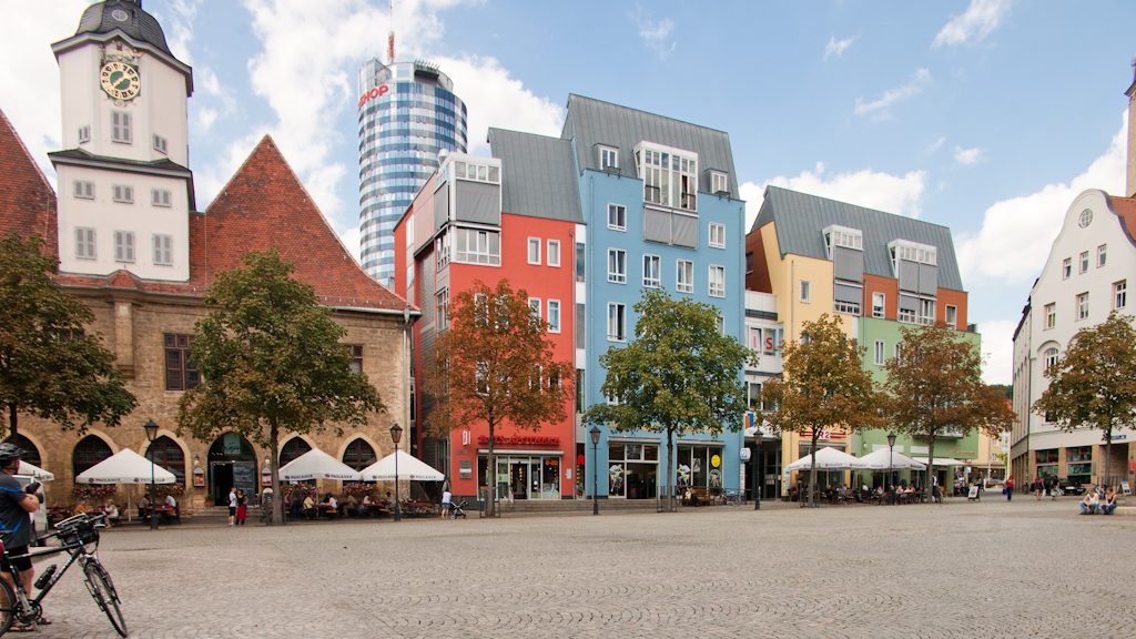 Blick auf den Marktplatz von Jena in Richtung Rathaus.